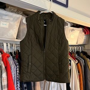 Gap olive quilted vest